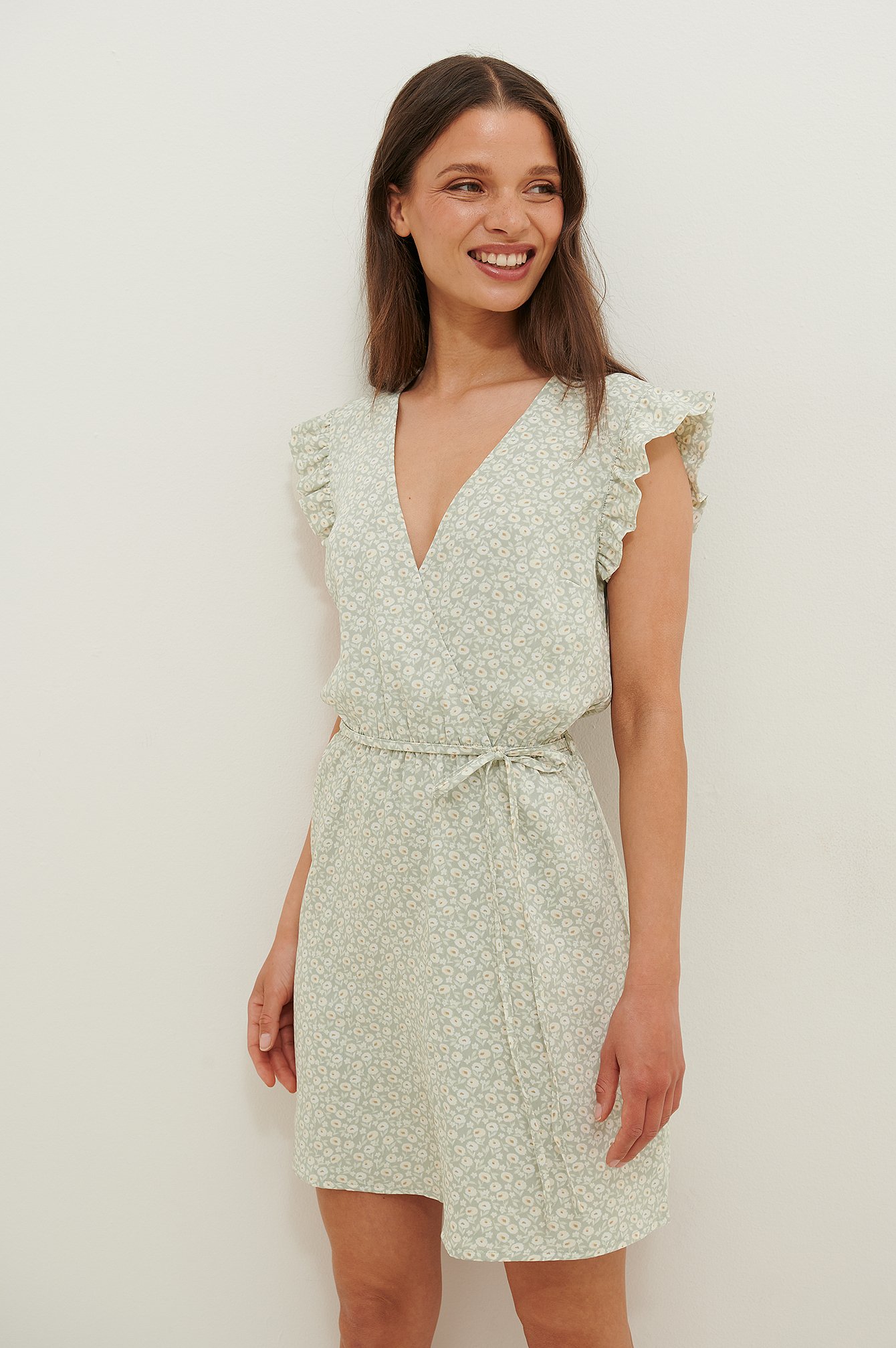 Flowy Wrap Mini Dress Green | na-kd.com